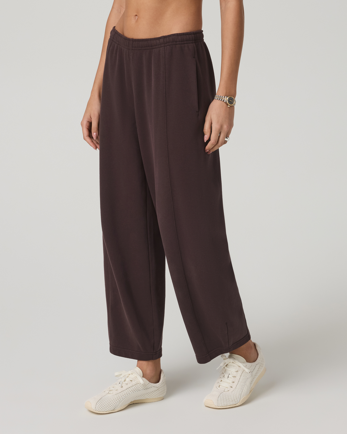 Sedona Barrel Sweatpant Women's French Roast Sweatpants - Vuori Clothing