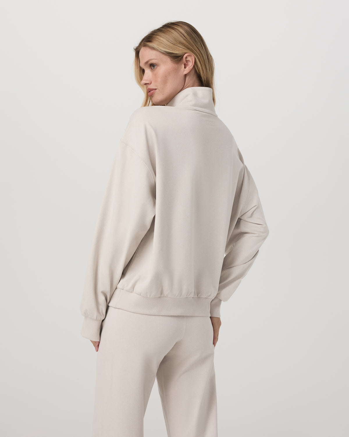 Granite Half Zip Women's Oatmeal Heather Sweatshirt - Vuori Clothing