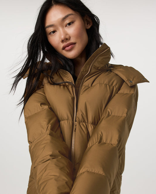 Alta Down Jacket Women's Puffer Jacket in Rum - Vuori Clothing