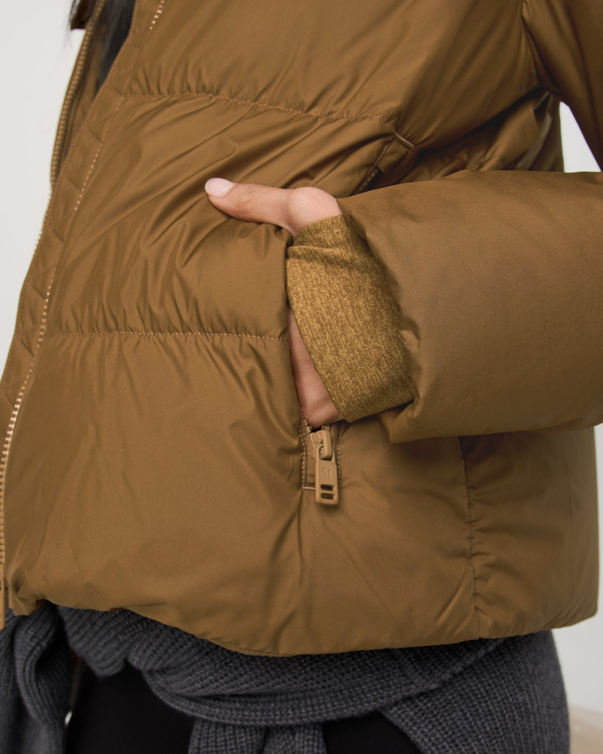Alta Down Jacket Women's Puffer Jacket in Rum - Vuori Clothing