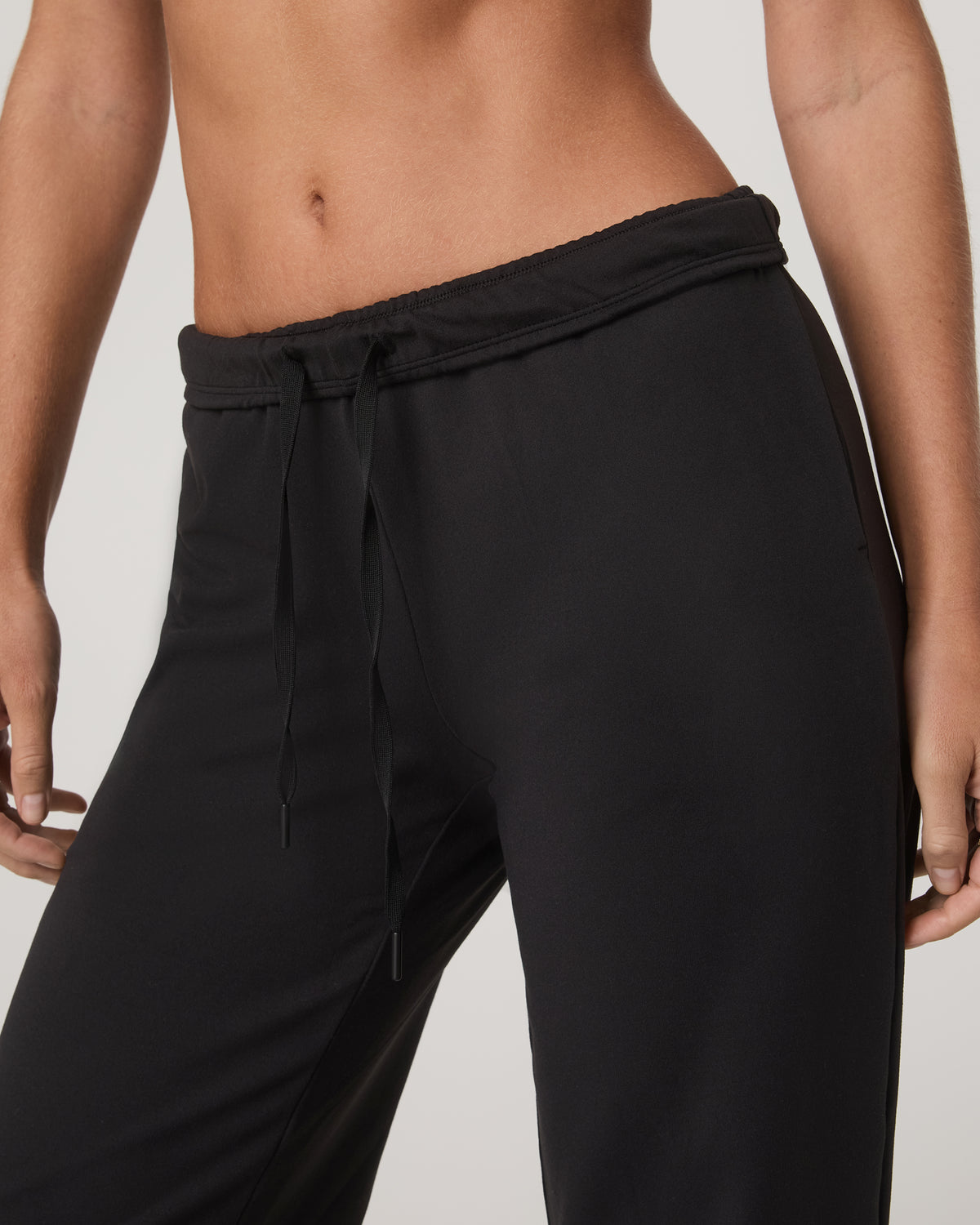 Halo Straight Leg Pant Women's Solid Black Pants - Vuori Clothing