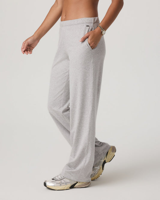 Women's Halo Modern Straight Leg Pant-Short Pale Grey - Vuori Clothing