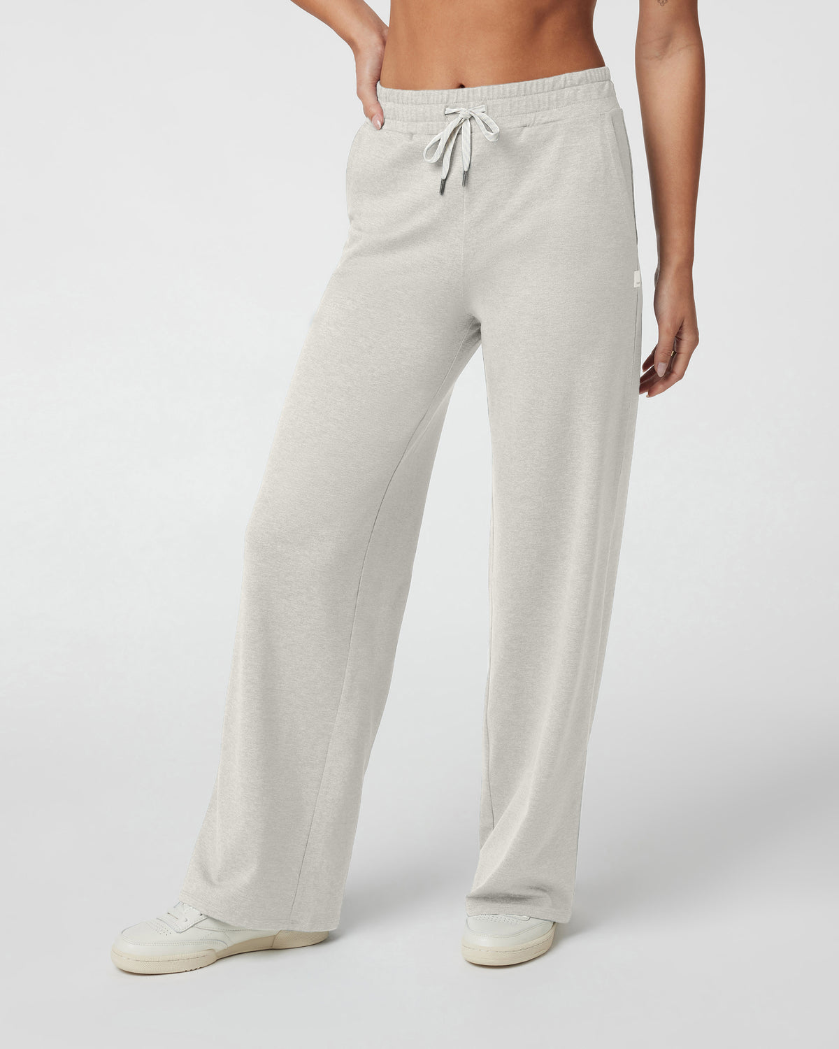 Halo Essential Wideleg - Short Ecru Heather - Vuori Clothing