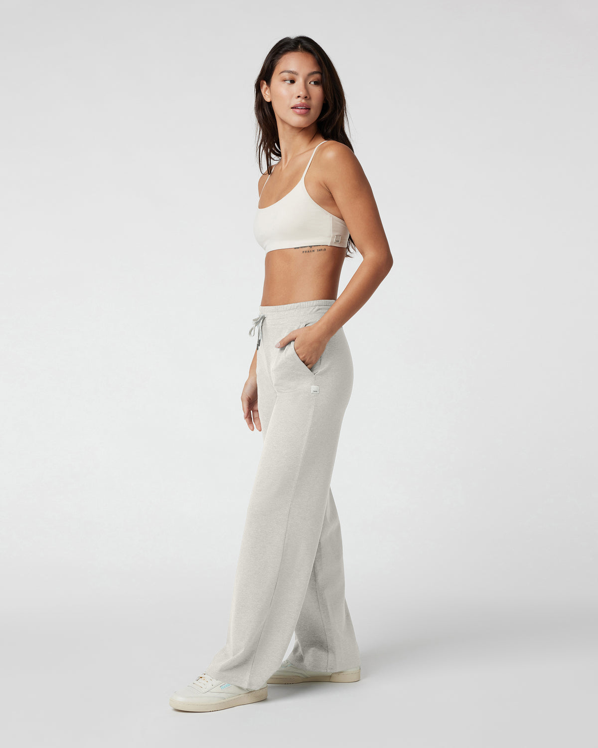 Halo Essential Wideleg - Short Ecru Heather - Vuori Clothing