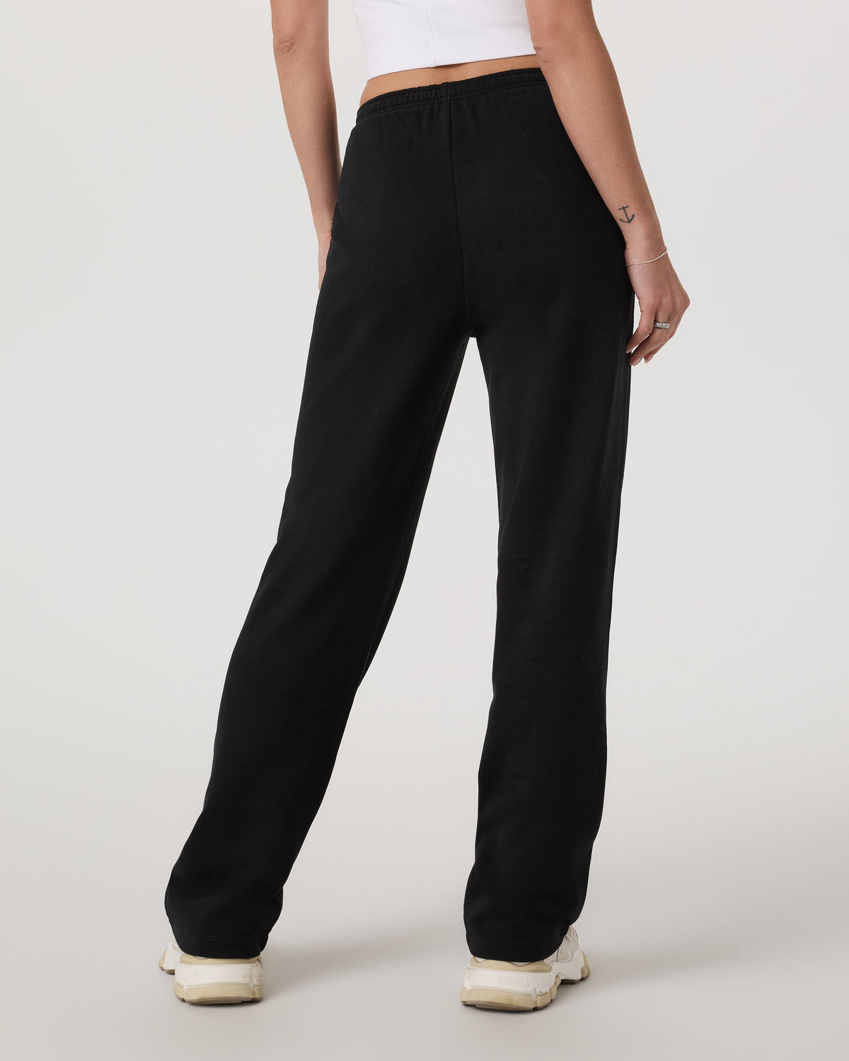 Sedona Straight Leg Sweatpant - Long Women's Black Pant - Vuori Clothing