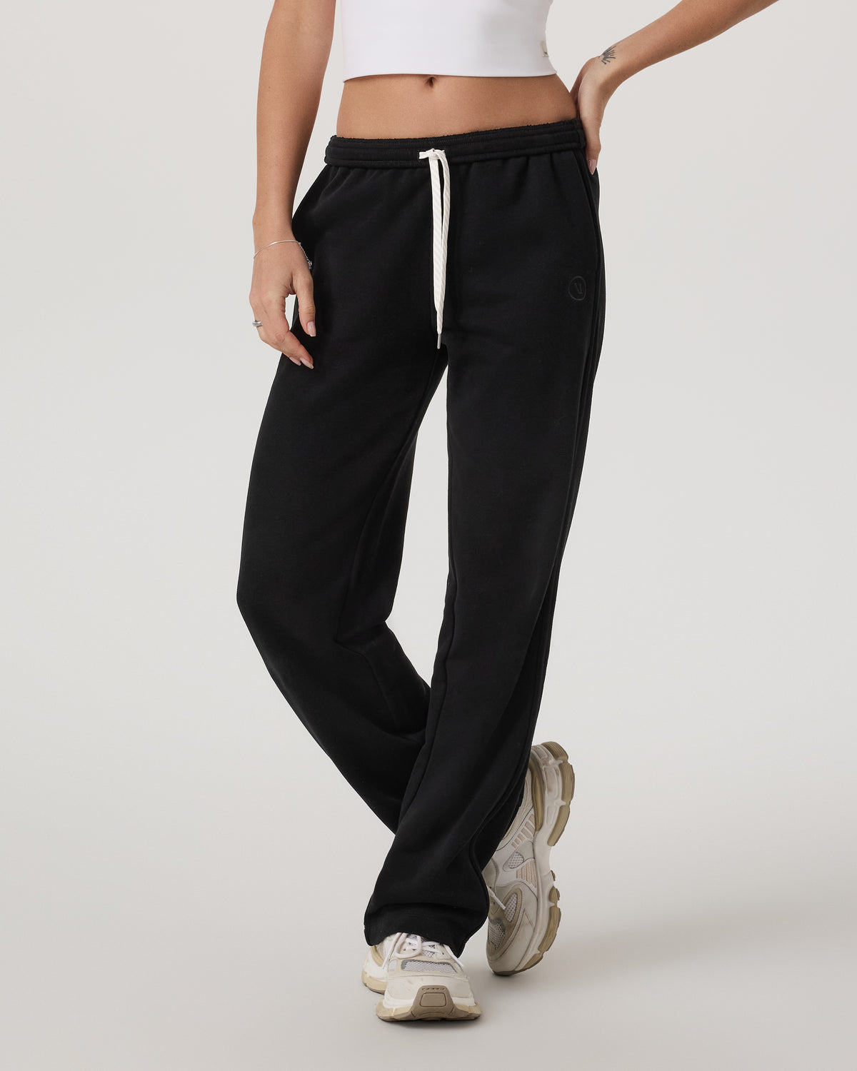 Sedona Straight Leg Sweatpant - Long Women's Black Pant - Vuori Clothing