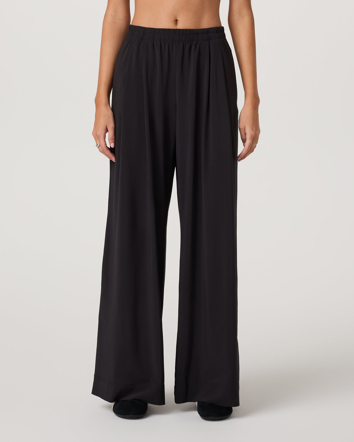 Villa Vibes Wideleg Women's Black Ultra-Wide Leg Pants - Vuori Clothing