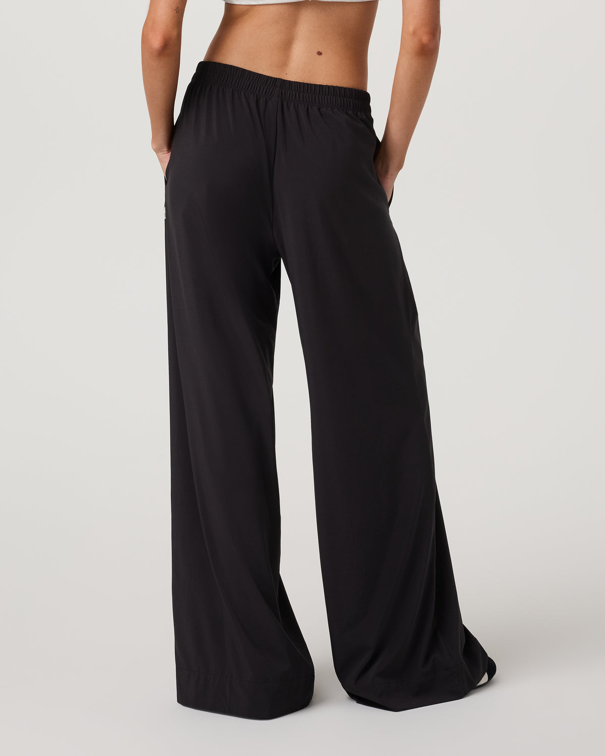 Villa Vibes Wideleg Women's Black Ultra-Wide Leg Pants - Vuori Clothing