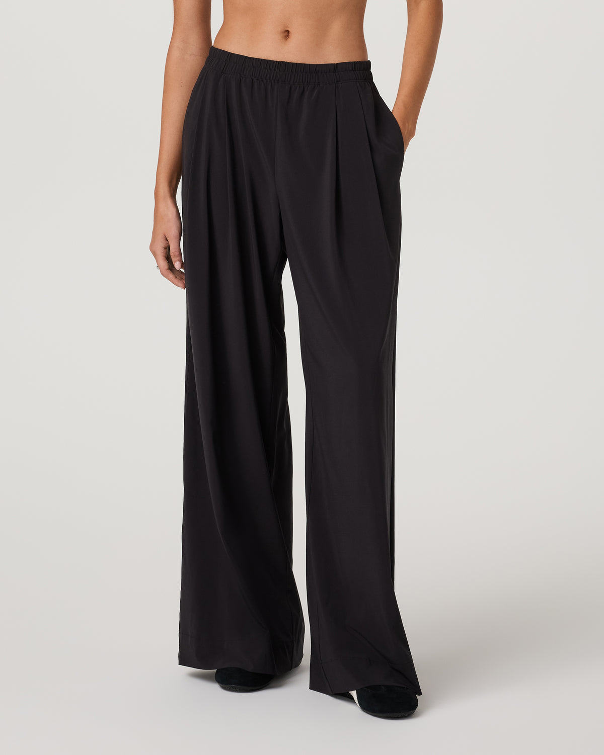 Villa Vibes Wideleg Women's Black Ultra-Wide Leg Pants - Vuori Clothing