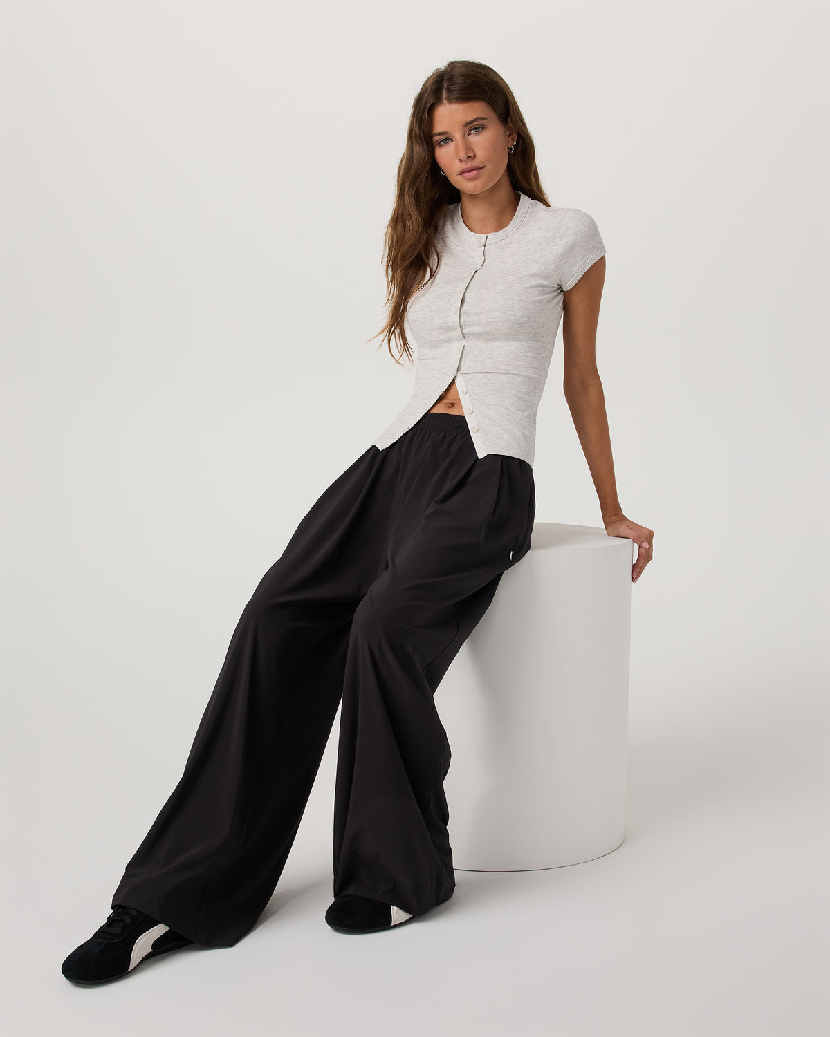 Villa Vibes Wideleg Women's Black Ultra-Wide Leg Pants - Vuori Clothing