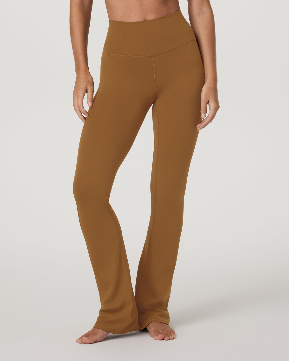 Vuori AllTheFeels™ Slim Flare Women's Rum Leggings - Vuori Clothing