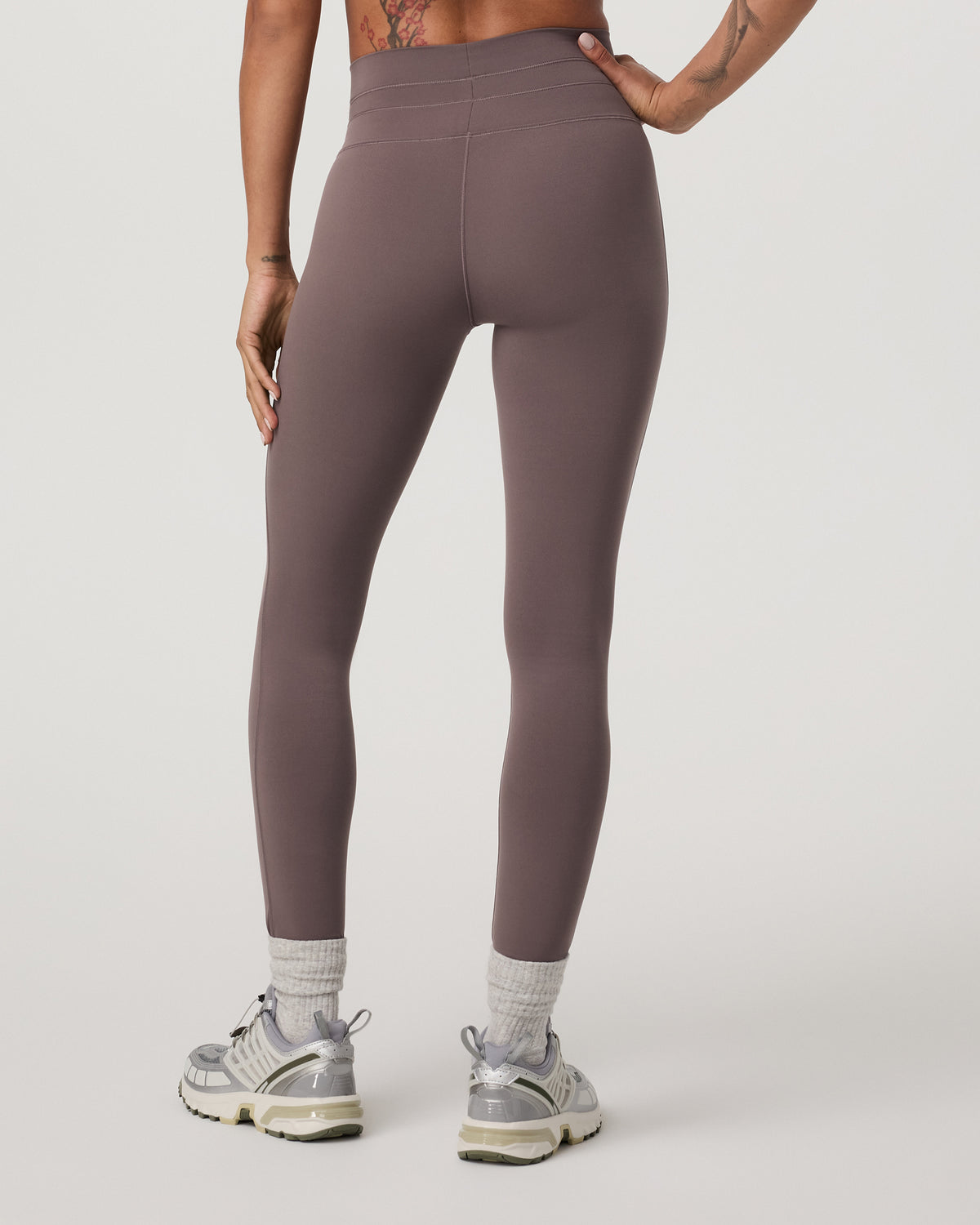 Women's Daily Form Legging - Long Huckleberry - Vuori Clothing