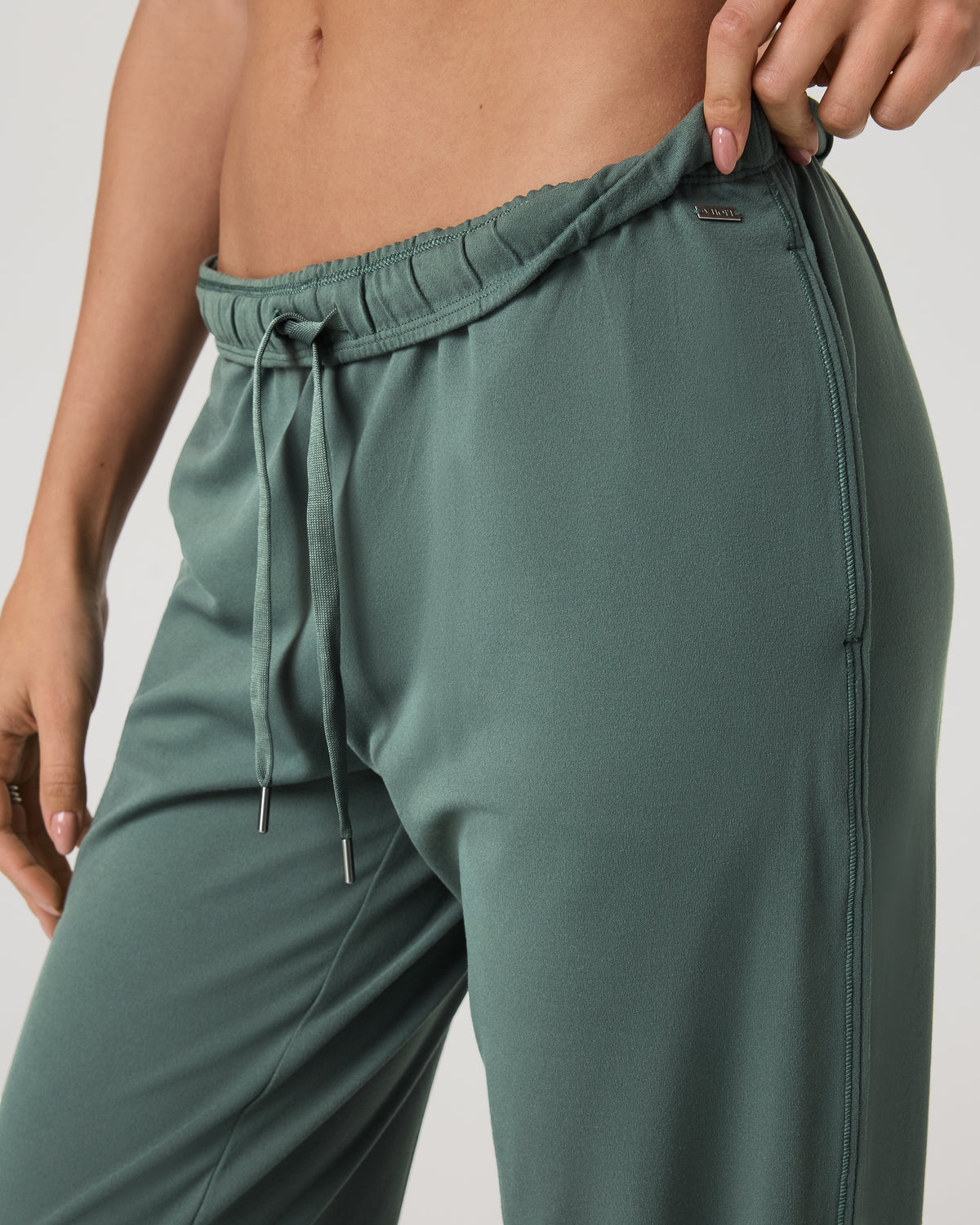 Halo Modern Sweatpant Women's Agate Green Sweatpant - Vuori Clothing