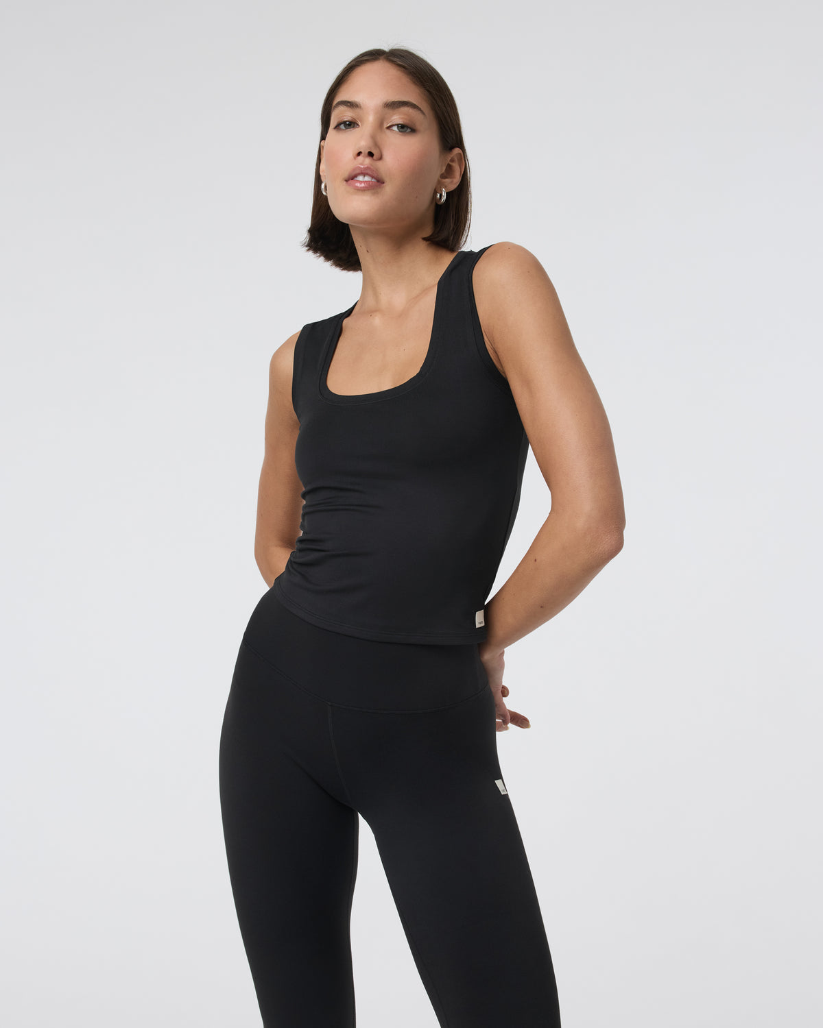 Halo Essential Scoop Tank Solid Black - Vuori Clothing