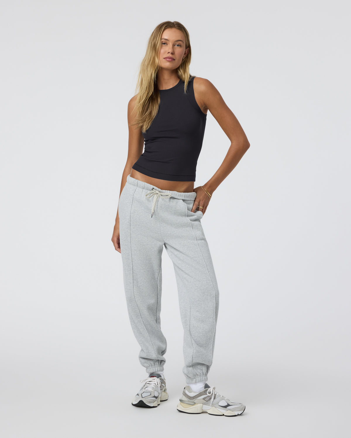 Pose Modern Tank Black - Vuori Clothing