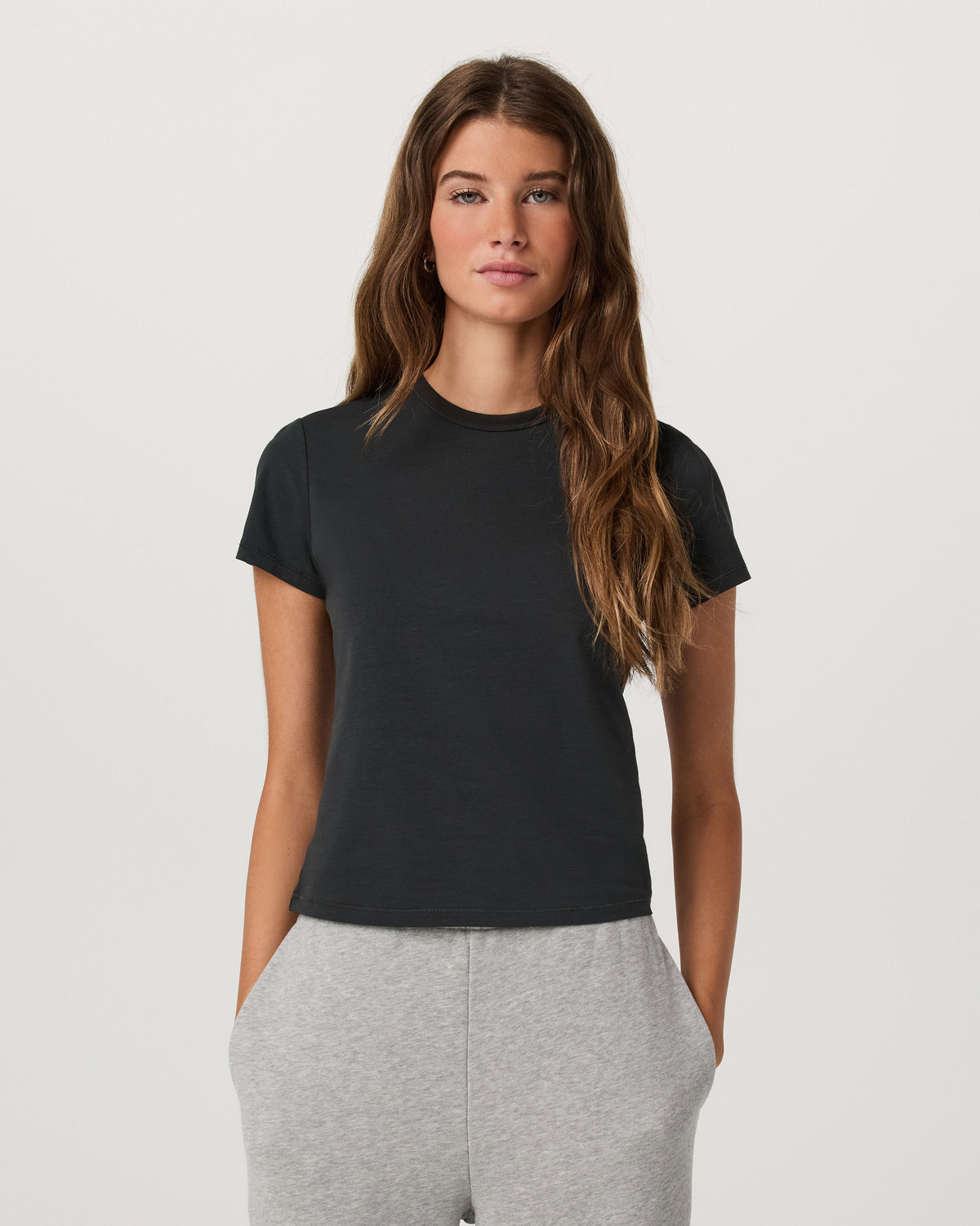 Short Sleeve Feather Classic Tee Washed Black T-Shirt - Vuori Clothing