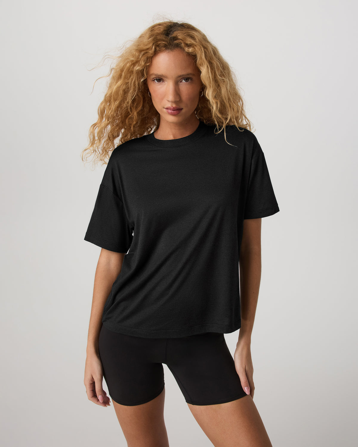 Energy Long Tee Women's Black Heather Fitness Tee Shirt - Vuori Clothing