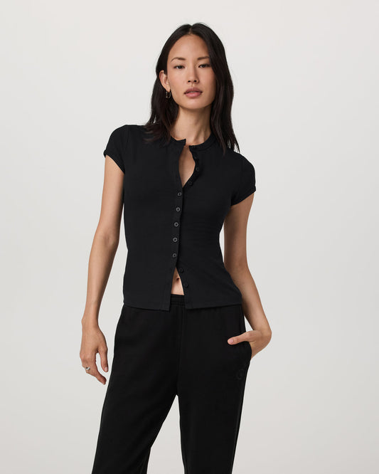 Short Sleeve Pose Button Up Women's Black Crewneck| Vuori - Vuori Clothing