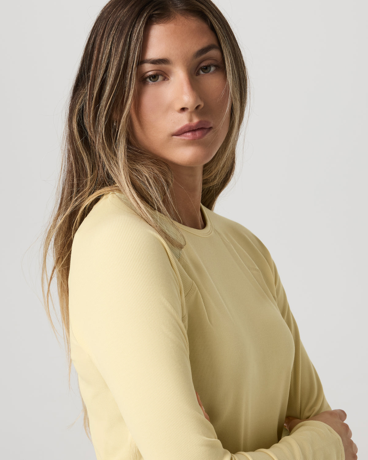 Long Sleeve Pose Crew Women's Lemon Snap Long Sleeve - Vuori Clothing