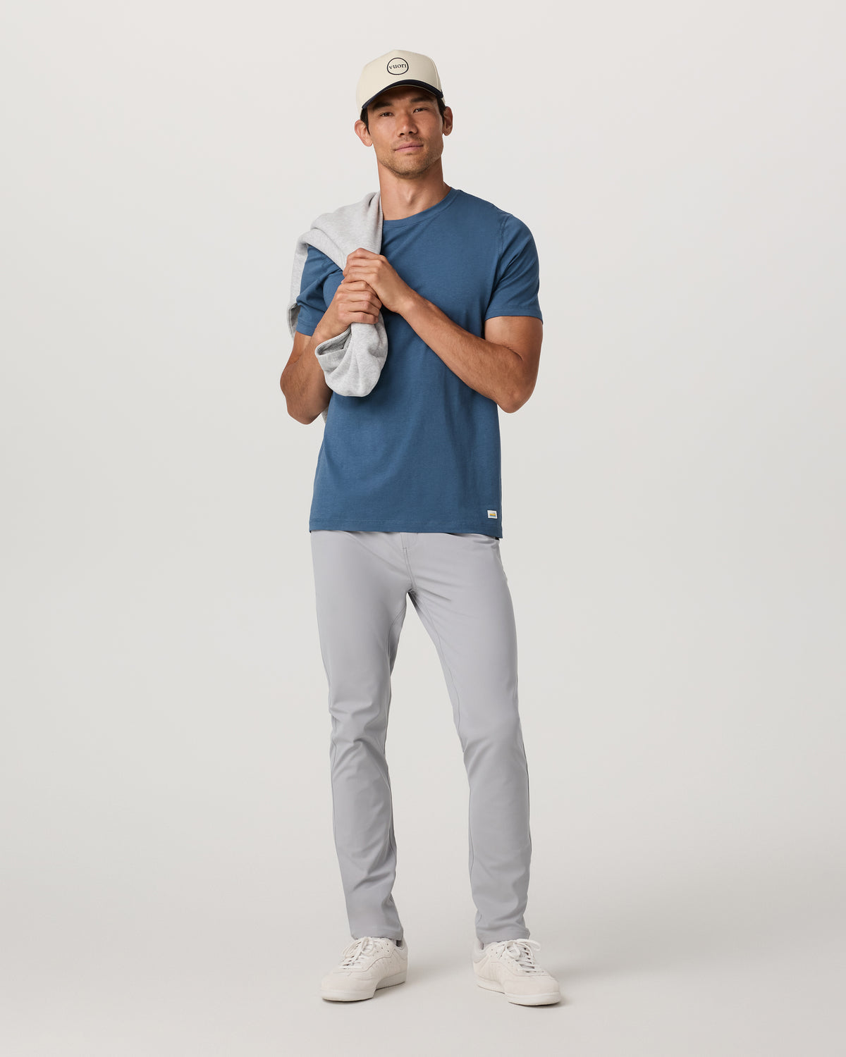 Meta Pant Athletic Slim Fit 32" Sea Fog 5-Pocket Pants - Vuori Clothing
