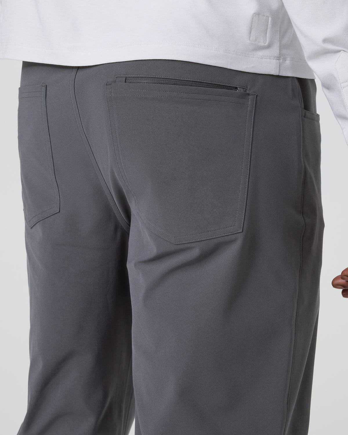 Meta Pant Classic Fit 30" Charcoal - Vuori Clothing