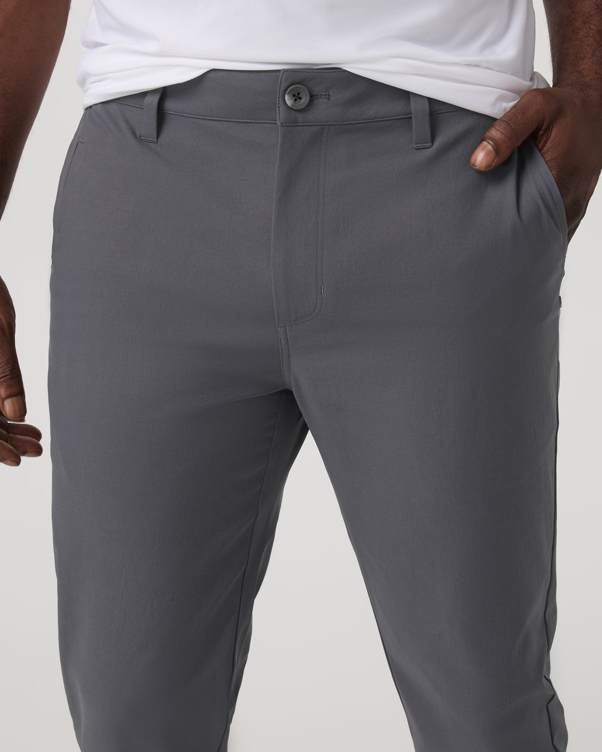 Cascade Tech Chino Pant 32" Men's Charcoal Chinos - Vuori Clothing