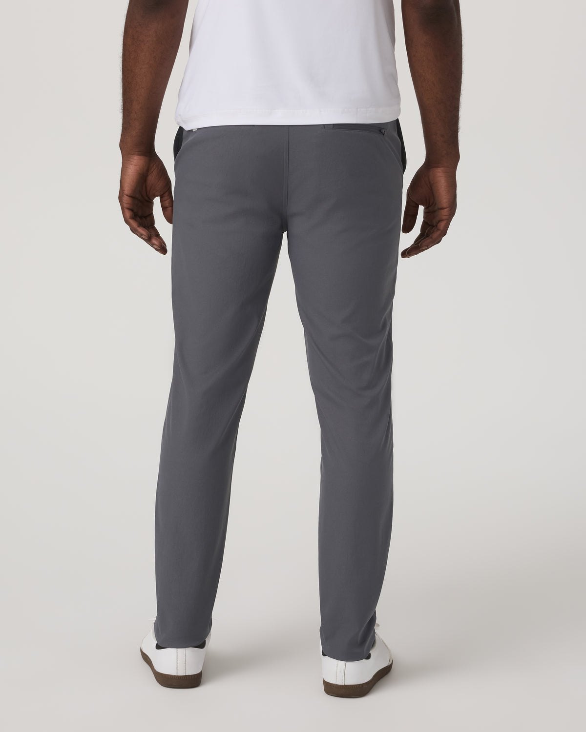 Cascade Tech Chino Pant 32" Men's Charcoal Chinos - Vuori Clothing