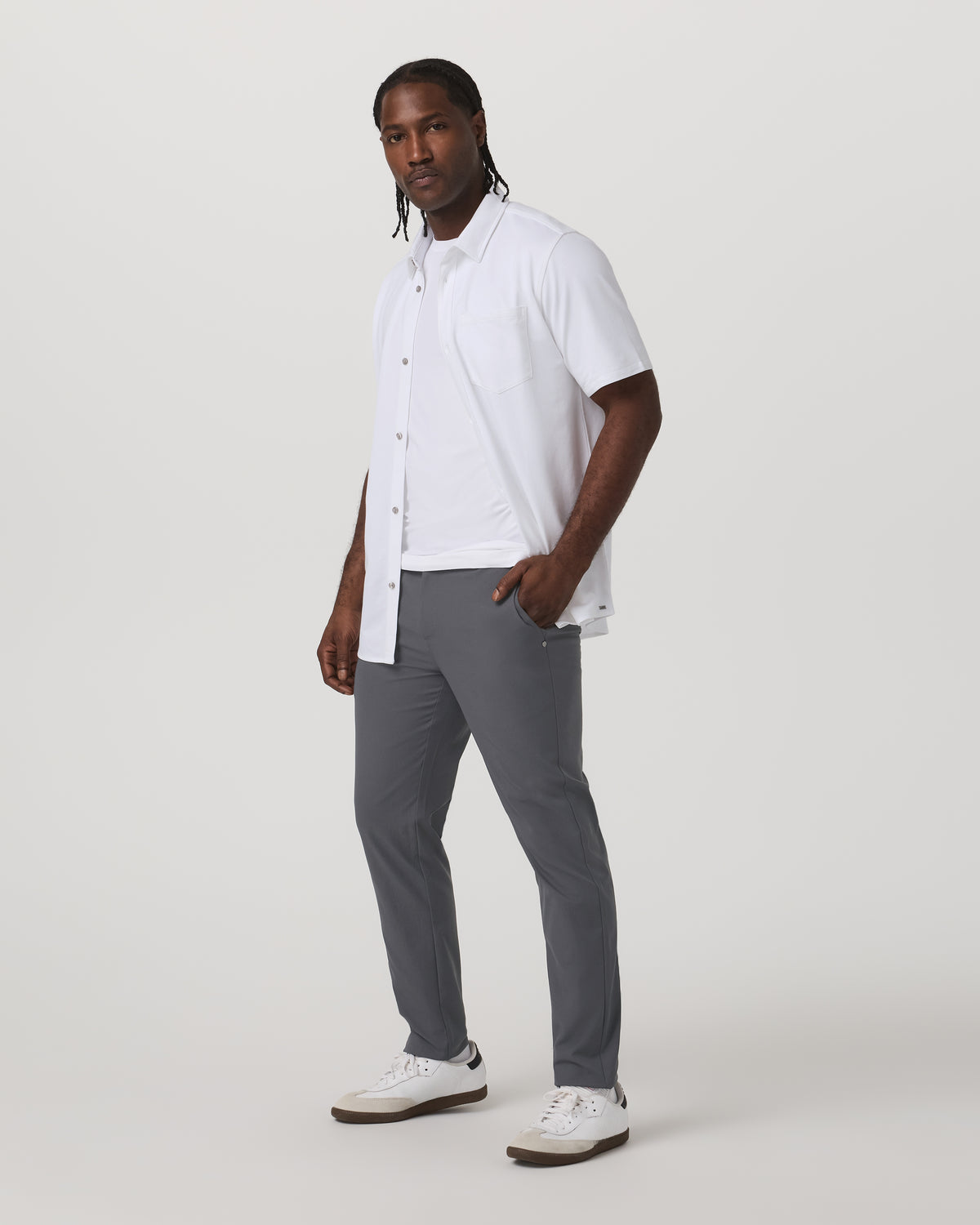 Cascade Tech Chino Pant 32" Men's Charcoal Chinos - Vuori Clothing