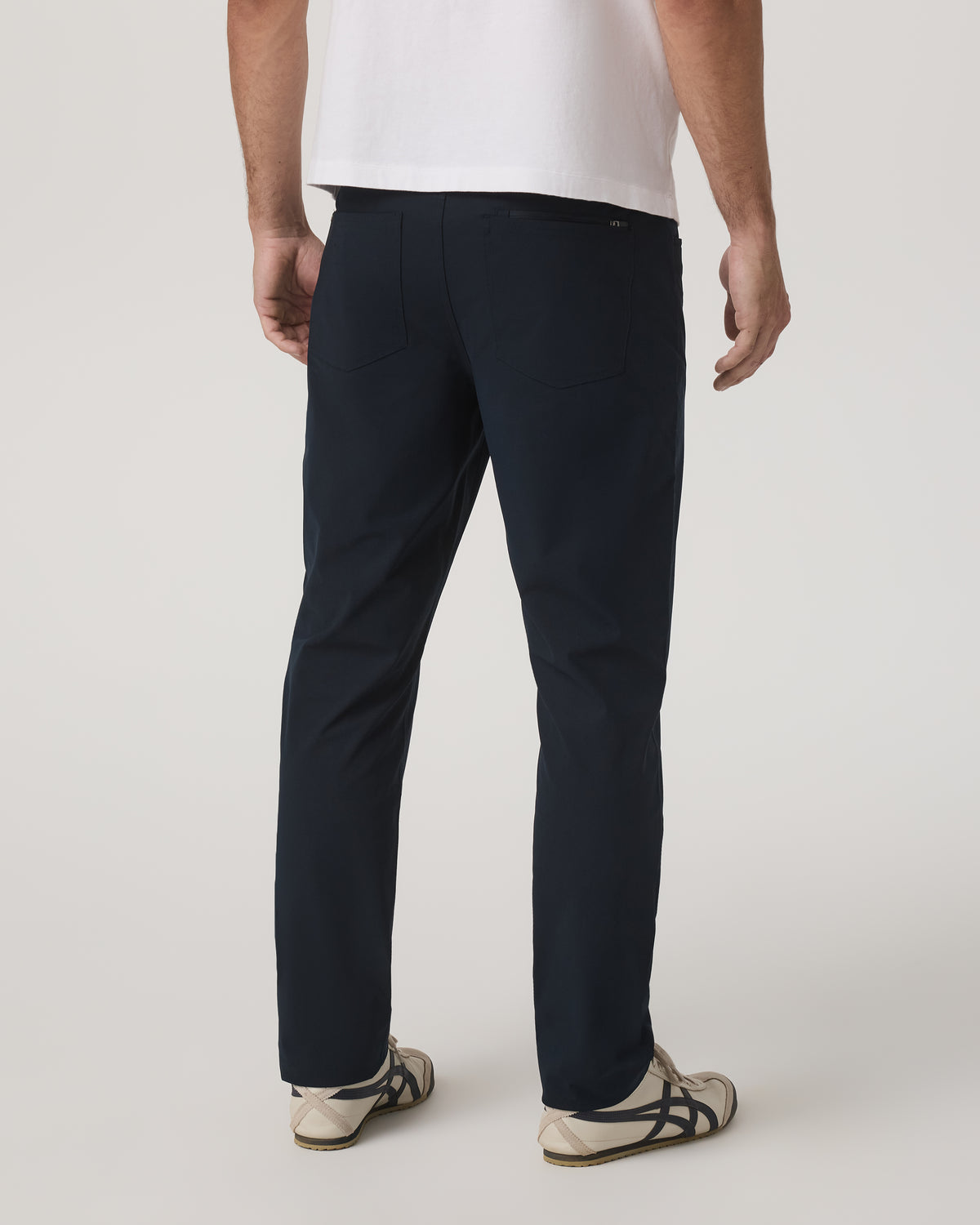 Meta Pant Classic Fit 30" Ink - Vuori Clothing