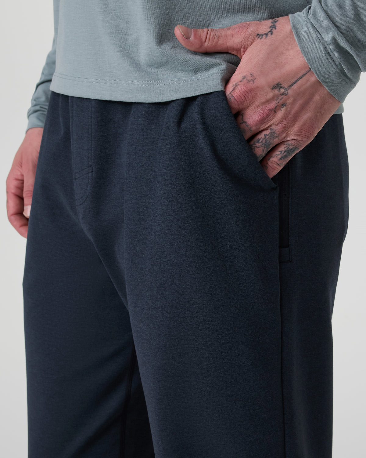 Coronado Performance Sweatpant Classic 28" Midnight Heather - Vuori Clothing