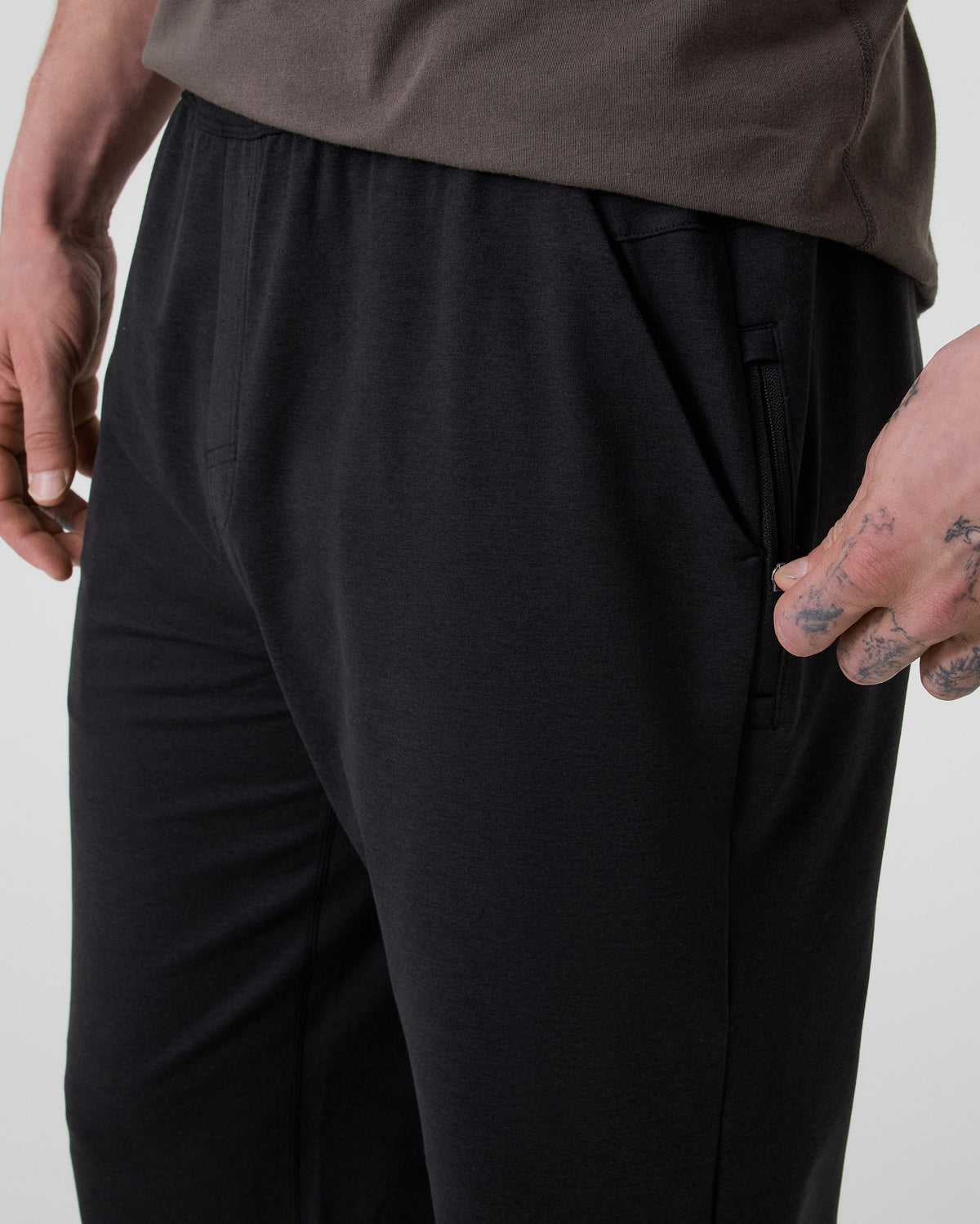 Coronado Performance Sweatpant Classic 28" Black Heather - Vuori Clothing
