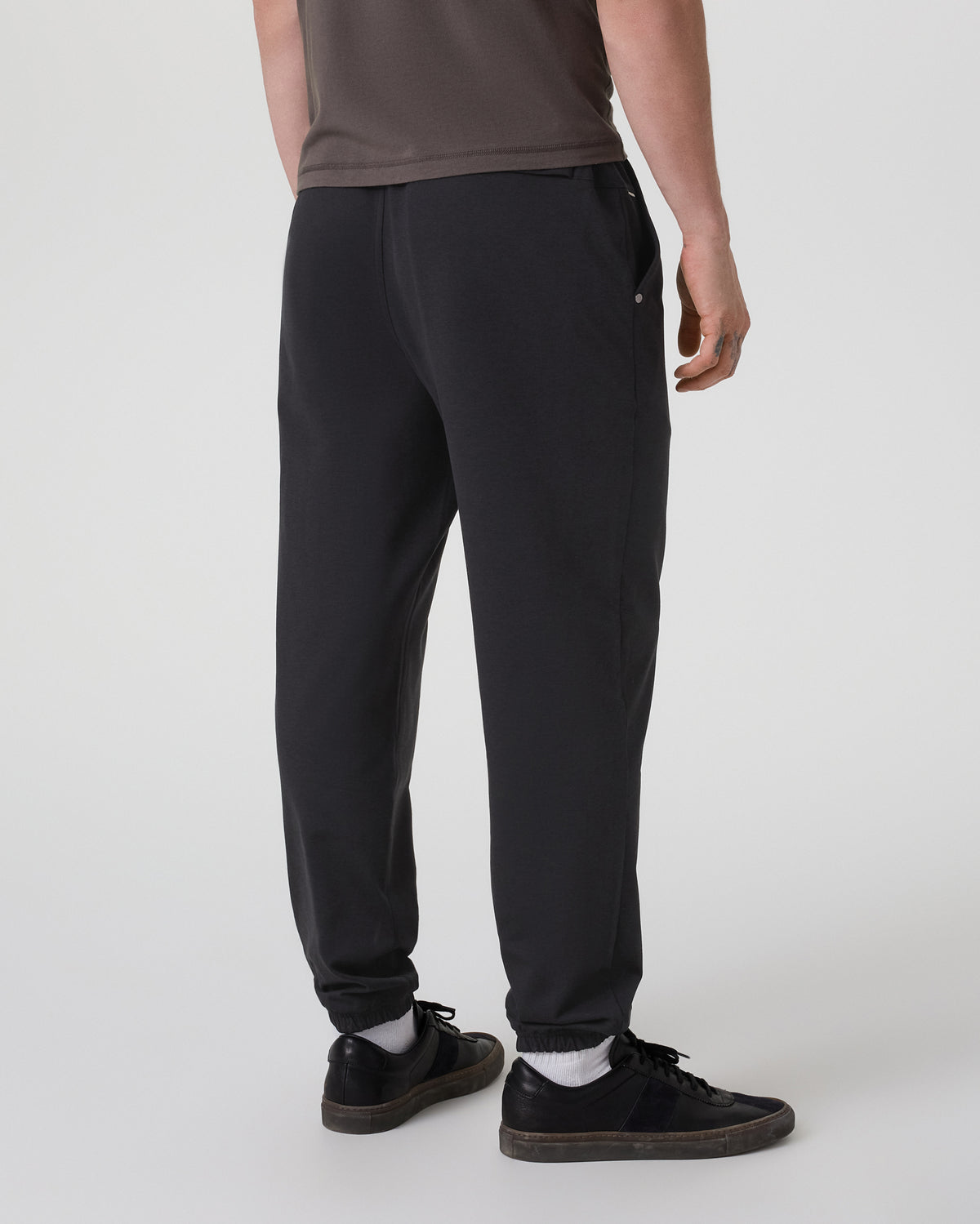 Coronado Performance Sweatpant Classic 28" Black Heather - Vuori Clothing