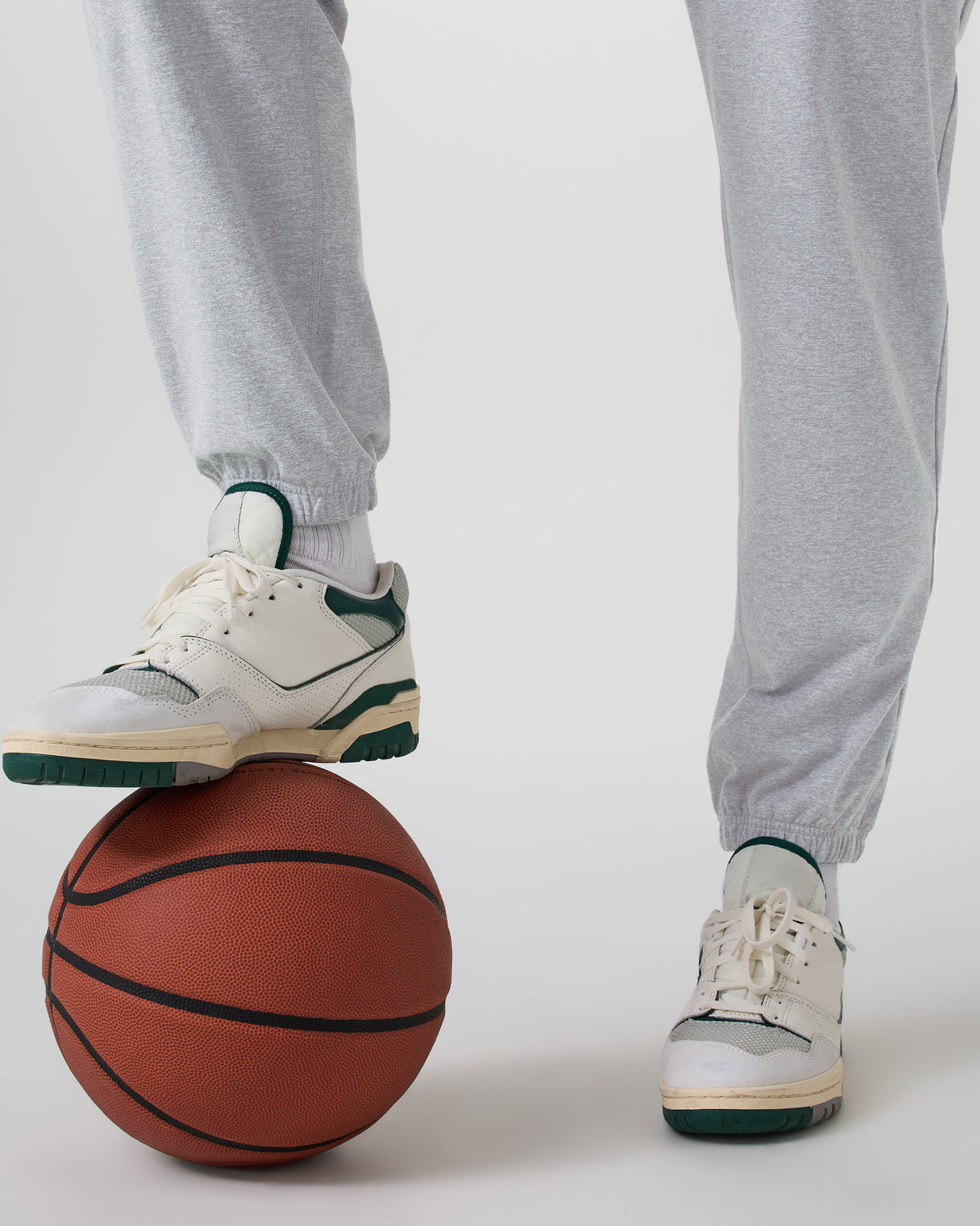 Coronado Performance Sweatpant Classic 28" Light Heather Grey - Vuori Clothing