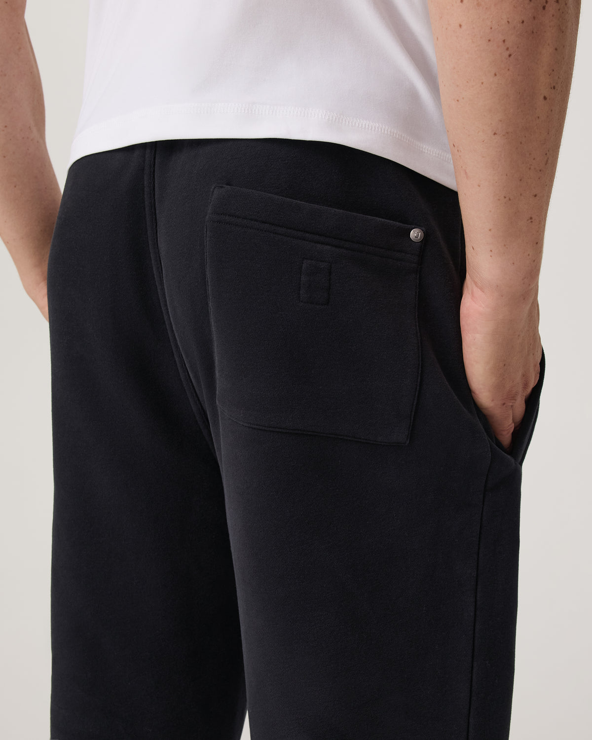 Men's Seaside Straight Leg Sweatpant 30” Black - Vuori Clothing