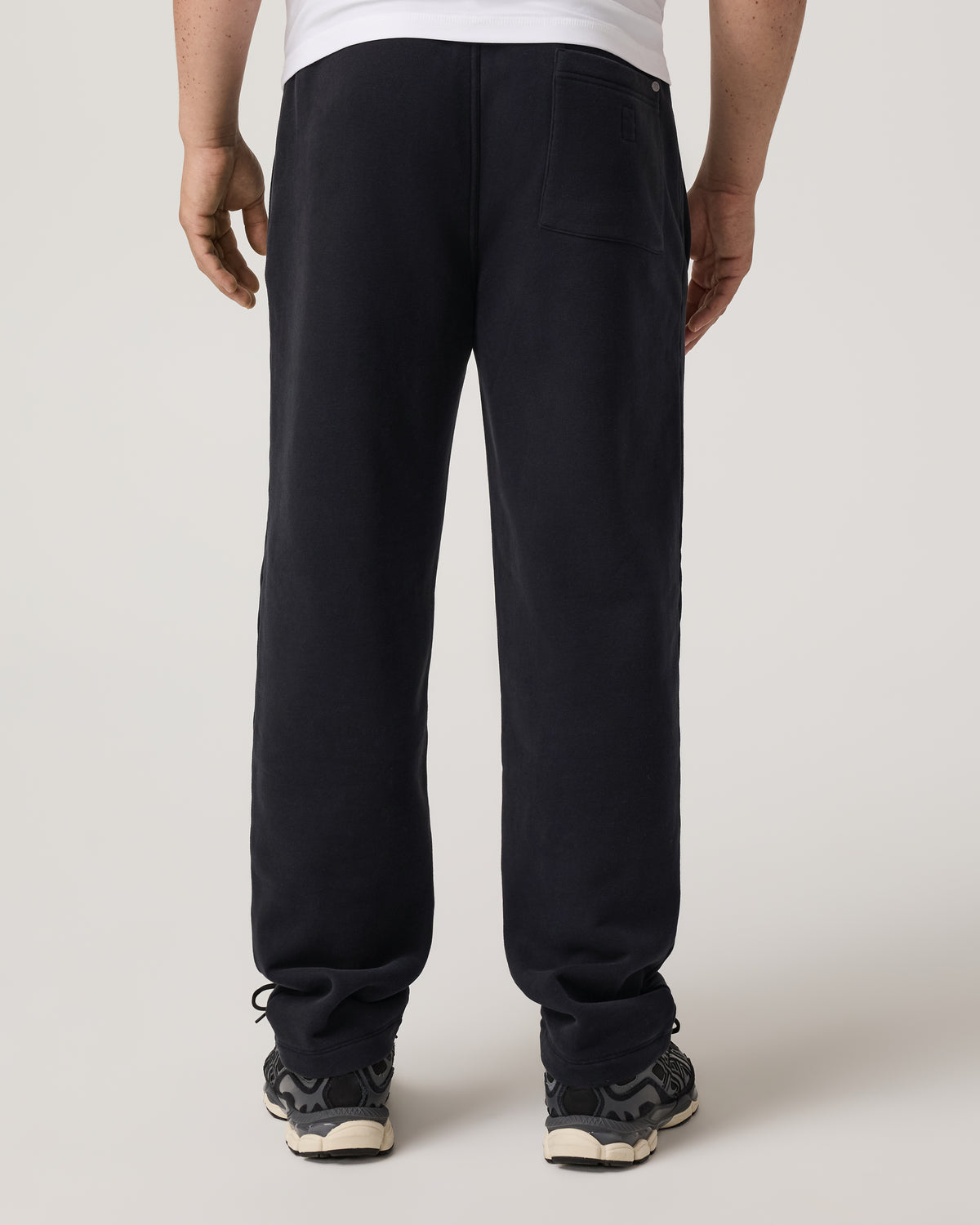 Men's Seaside Straight Leg Sweatpant 30” Black - Vuori Clothing