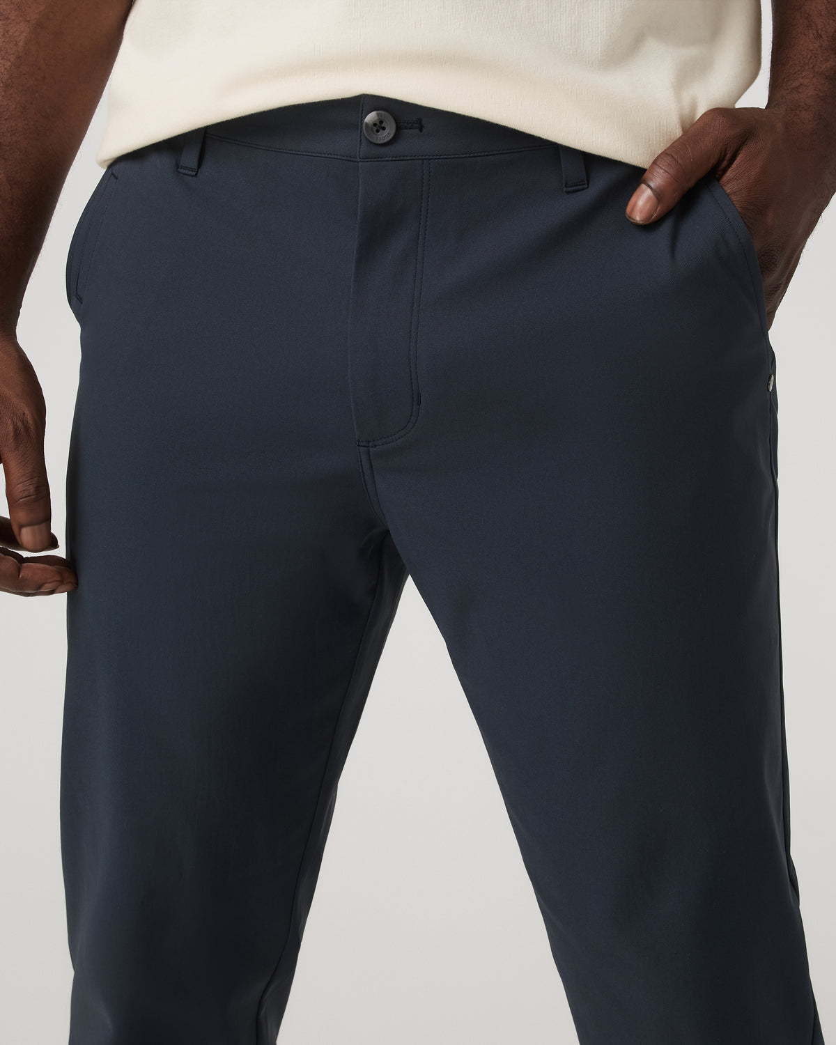 Cascade Chino Classic Fit 32" Men's Ink Pants - Vuori Clothing