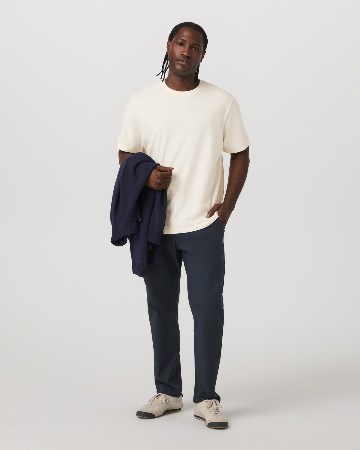 Cascade Chino Classic Fit 32" Men's Ink Pants - Vuori Clothing