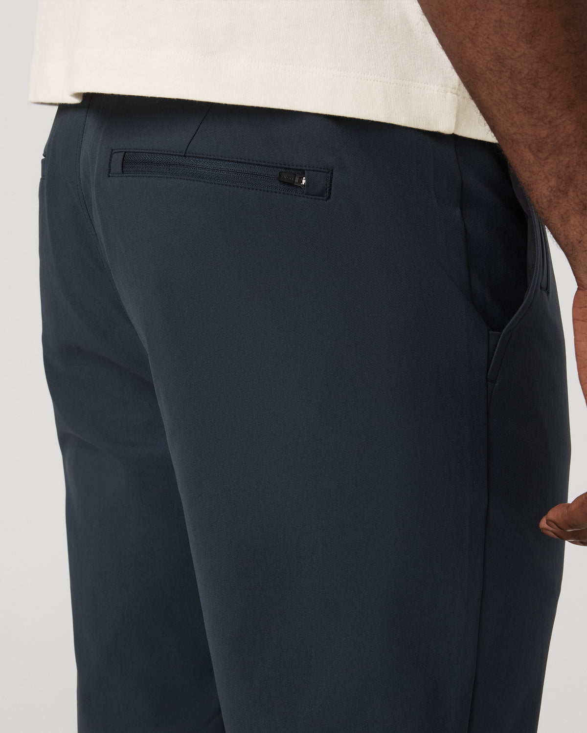 Cascade Chino Classic Fit 32" Men's Ink Pants - Vuori Clothing
