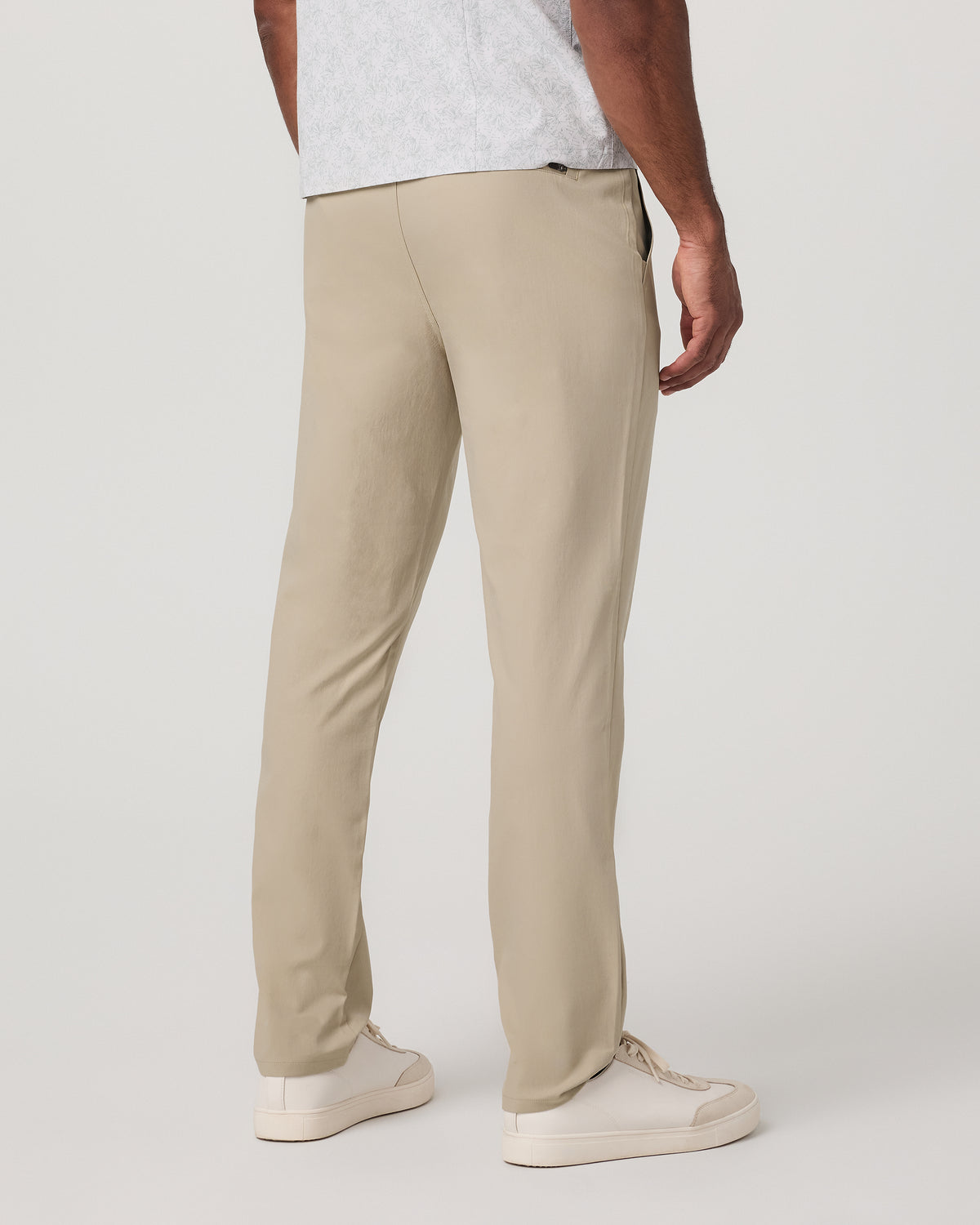 Men's Cascade Tech Chino Athletic Slim Fit 32" Trench - Vuori Clothing