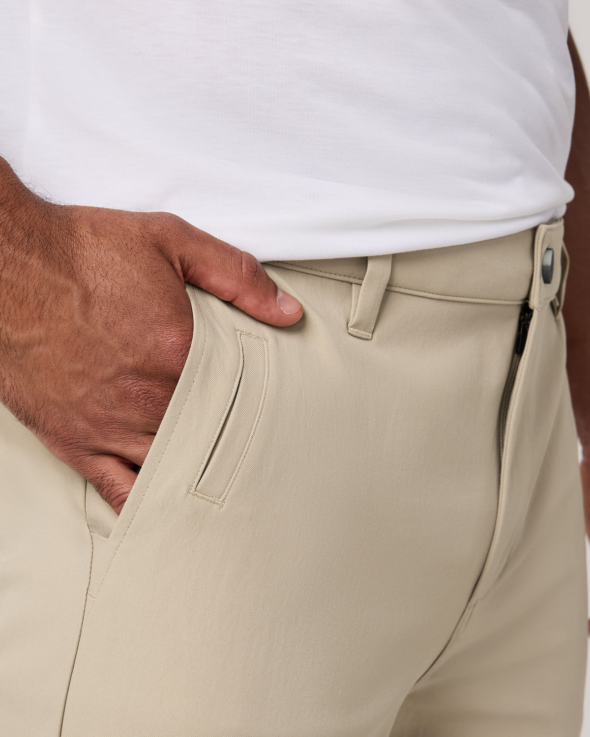 Men's Cascade Tech Chino Athletic Slim Fit 32" Trench - Vuori Clothing