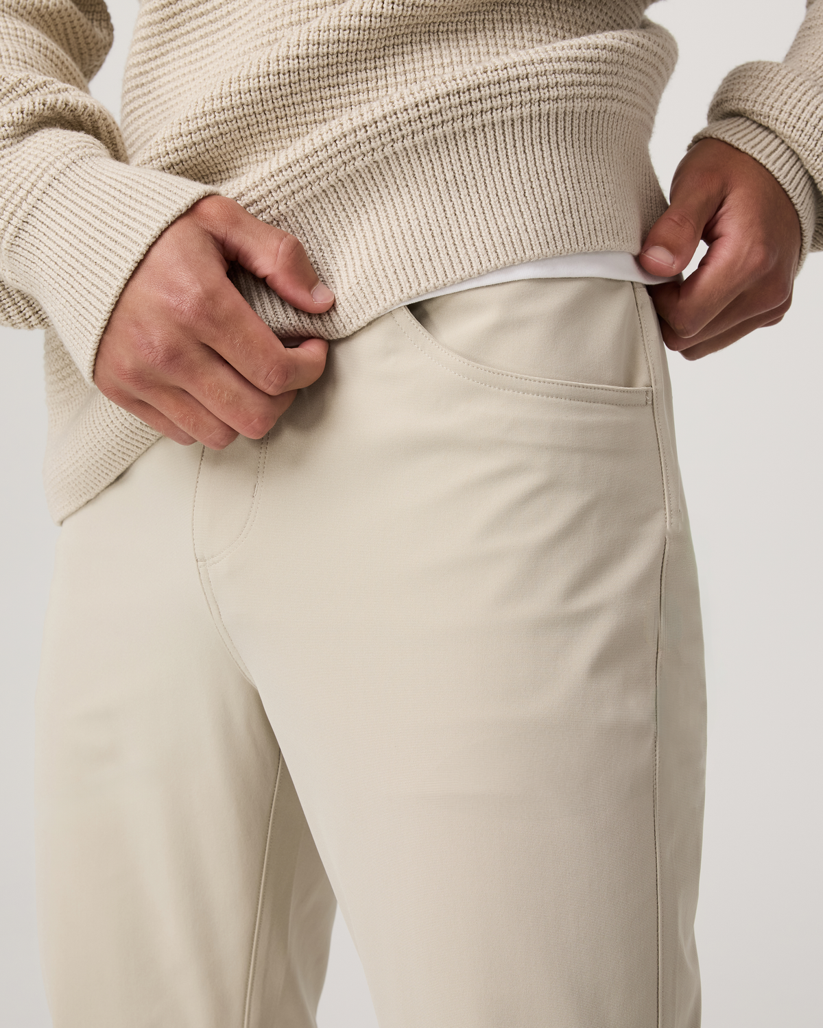 Vuori Meta™ Pant Athletic Slim Fit 34” Birch - Vuori Clothing