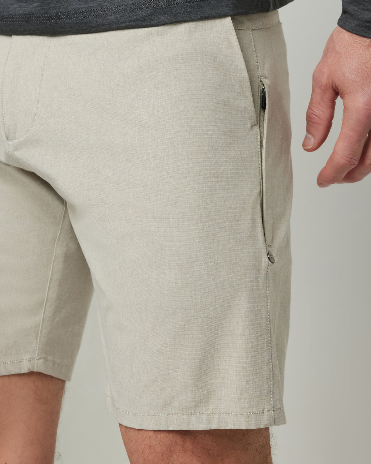 Aim Short Khaki Short for Men Clothing - Vuori Clothing