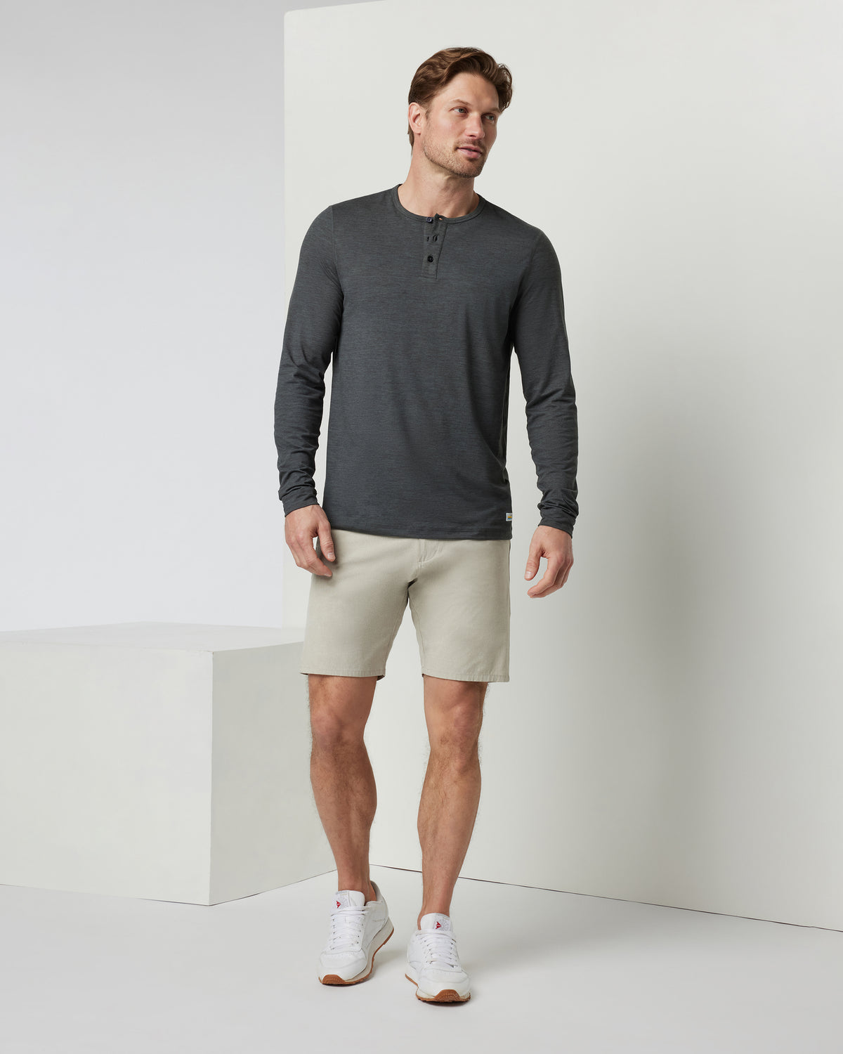 Aim Short Khaki Short for Men Clothing - Vuori Clothing