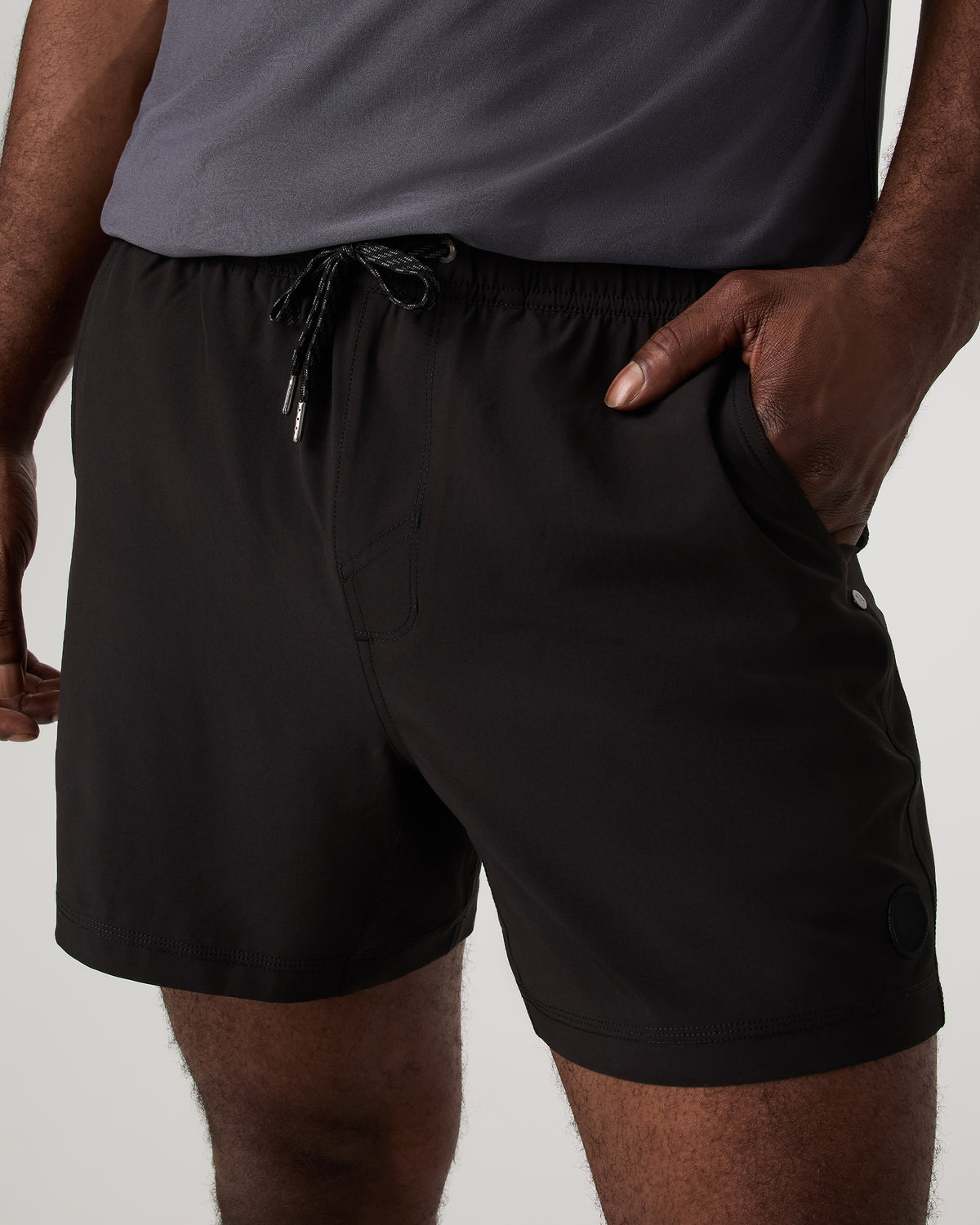 Kore Short Lined 5" Black Tonal Athletic Shorts - Vuori Clothing