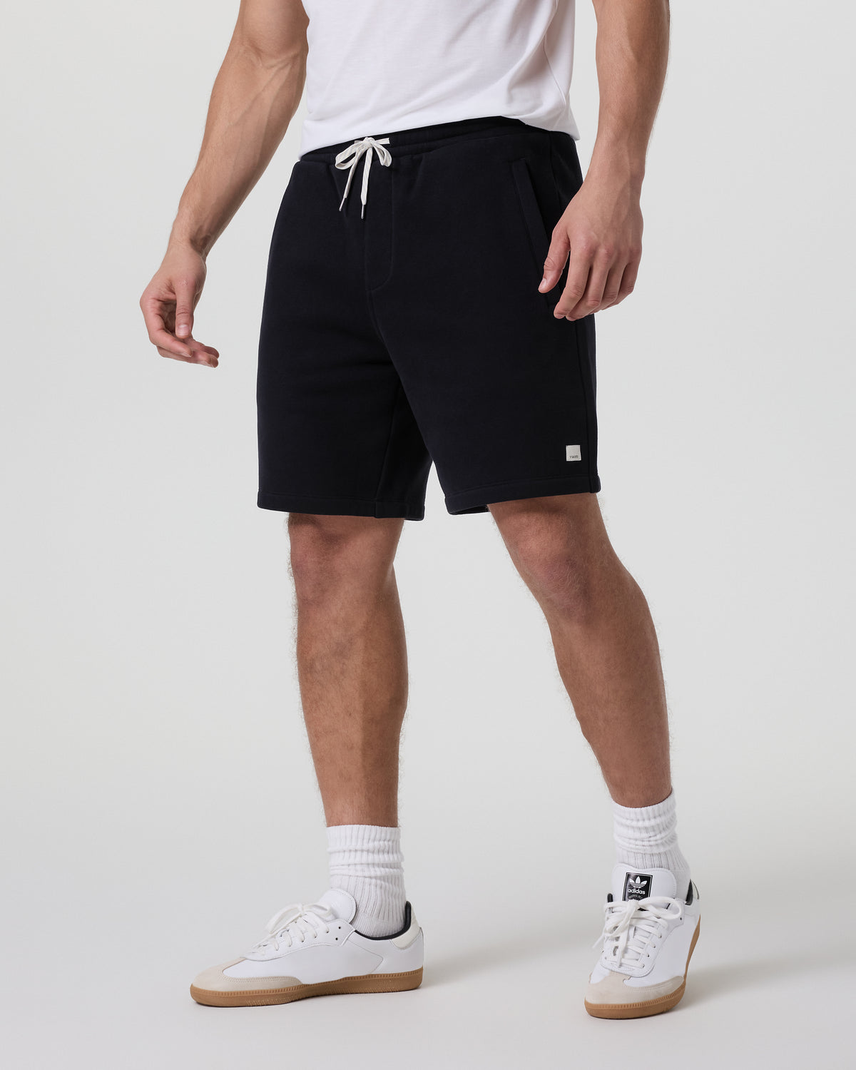 Seaside Short Classic Fit 8" Black - Vuori Clothing