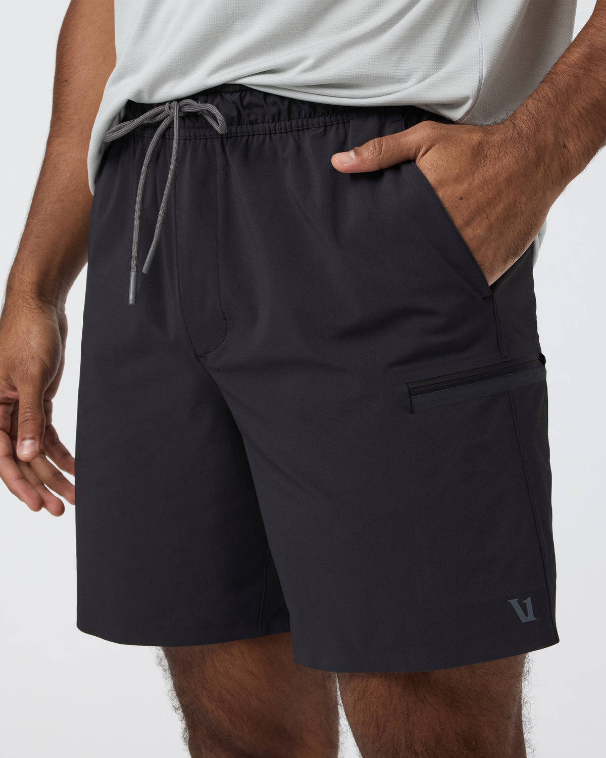 Grafton Short Unlined Classic Fit 7" Black - Vuori Clothing