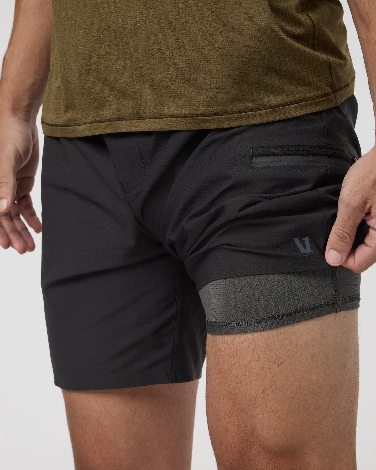 Grafton Short Lined Classic Fit 7" Black - Vuori Clothing