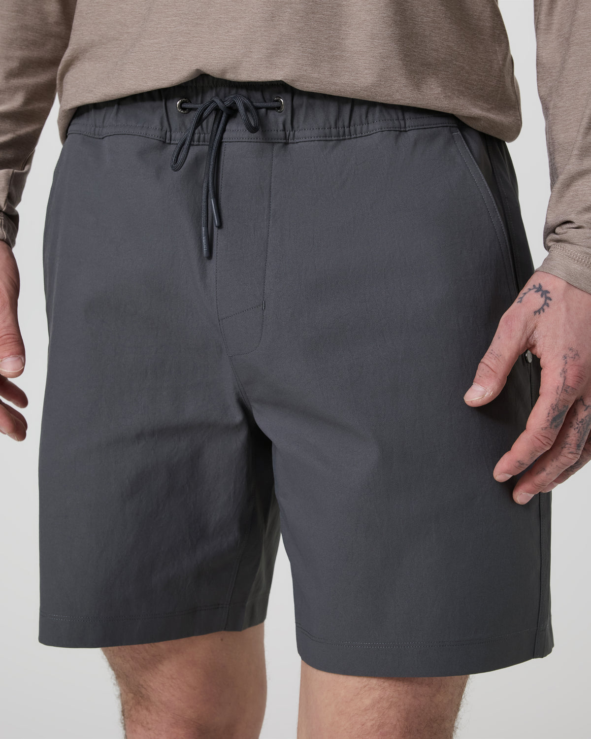 Cascade Crinkle Elastic Waist Short Classic Fit 8" Charcoal - Vuori Clothing