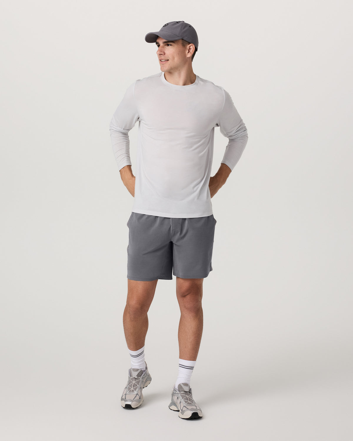 Elevate Kore Short Unlined 7" Men's Zinc Shorts - Vuori Clothing