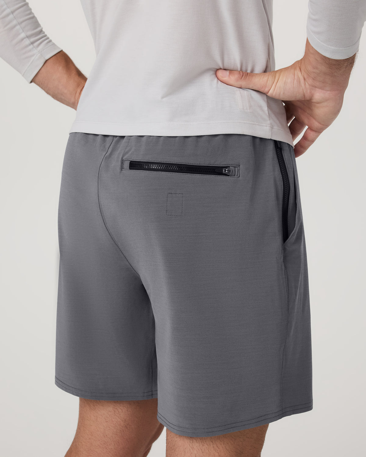 Elevate Kore Short Unlined 7" Men's Zinc Shorts - Vuori Clothing